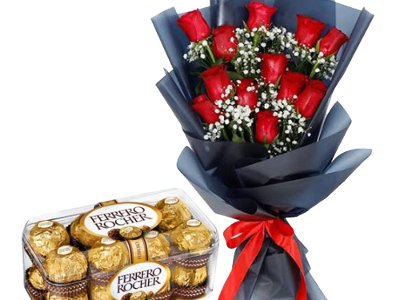 ورد أحمر مع جيبسوفيلا مع علبة فيريرو روشيه